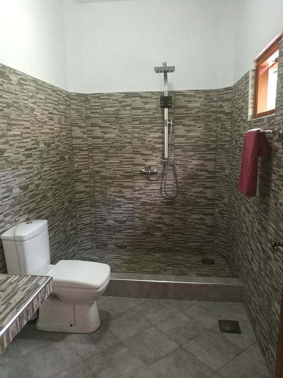 Guesthouse Dilush 贝鲁沃勒 外观 照片